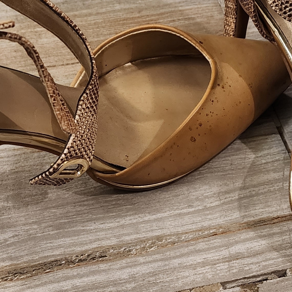 Shoe - Picture 2 of 2